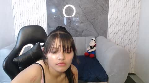 Snapshot of anabella_b chatting on 11.28.25 Anabell online show from 11.28.25