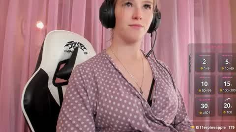 Snapshot of anabelmelody chatting on 10.03.25 AnabelMelody online show from 10.03.25