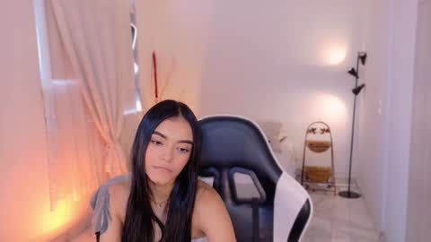 ANABEL WOLF  online show from 11.13.25