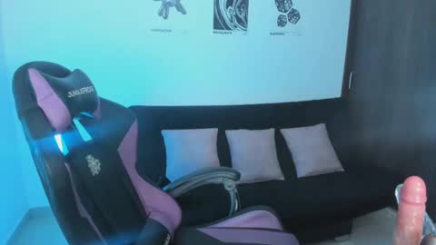 Snapshot of anakiss1 chatting on 03.07.25 help me to get 100 thumps up online show from 03.07.25