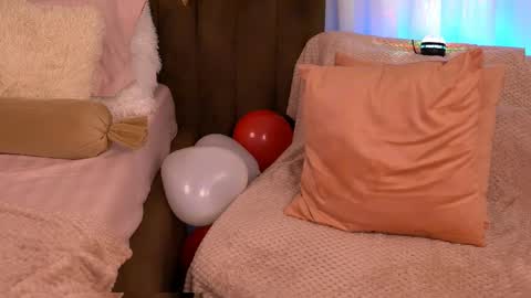 Anna online show from 02.14.25