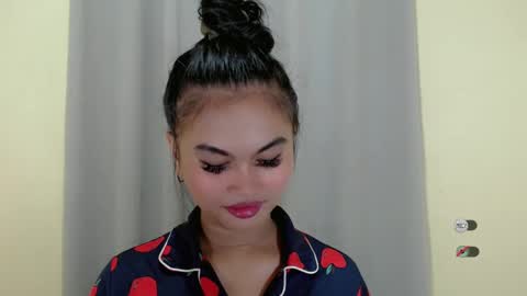 Snapshot of anaruru_ chatting on 01.25.25 ANA online show from 01.25.25