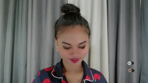 Snapshot of anaruru_ chatting on 02.10.25 ANA online show from 02.10.25