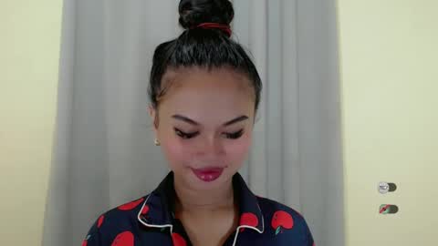 Snapshot of anaruru_ chatting on 02.12.25 ANA online show from 02.12.25