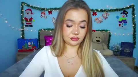 Snapshot of anastacyyellig chatting on 12.15.24 anastacyyellig online show from 12.15.24