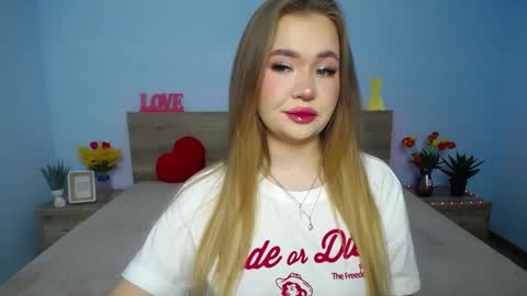 Snapshot of anastacyyellig chatting on 03.10.25 anastacyyellig online show from 03.10.25