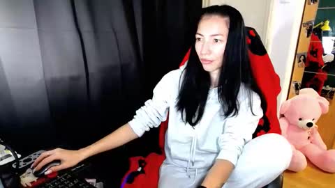 Snapshot of anaxsin chatting on 10.15.25 sweetSin online show from 10.15.25