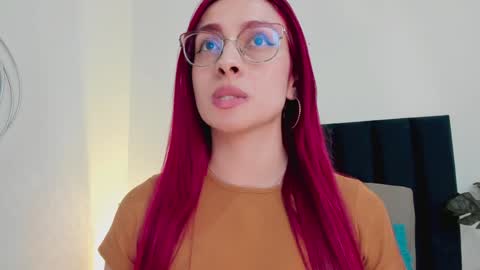 Andra Cyrus online show from 01.15.25