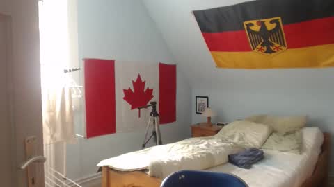 Snapshot of andre124231 chatting on 09.17.25 Andre online show from 09.17.25