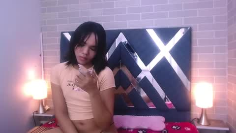 Snapshot of andrea_gill_ chatting on 01.21.25 Andres Gil online show from 01.21.25