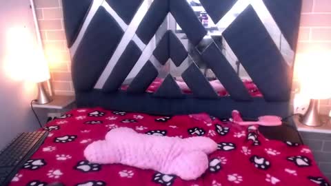 Snapshot of andrea_gill_ chatting on 01.22.25 Andres Gil online show from 01.22.25