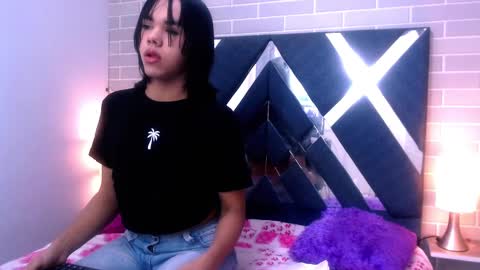 Snapshot of andrea_gill_ chatting on 02.14.25 Andres Gil online show from 02.14.25