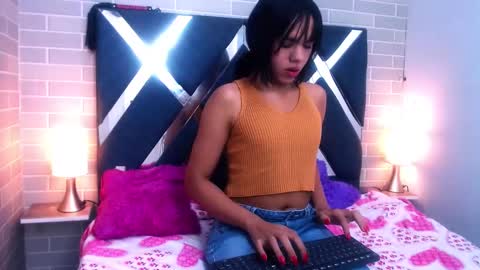Snapshot of andrea_gill_ chatting on 02.17.25 Andres Gil online show from 02.17.25