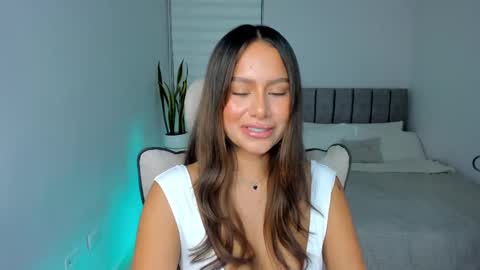 Snapshot of andrea_martini_ chatting on 02.21.25 andrea online show from 02.21.25