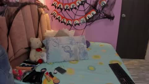 Snapshot of andreasweet2 chatting on 10.20.25 A n d r e a S w e e t online show from 10.20.25