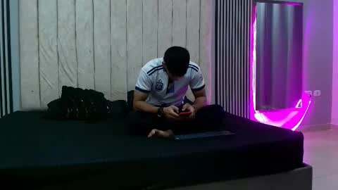 Snapshot of andres_stud chatting on 09.22.25 andres_stud online show from 09.22.25