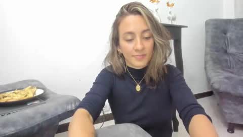 Snapshot of andresgiraldo1 chatting on 12.20.24 Isa --------- online show from 12.20.24