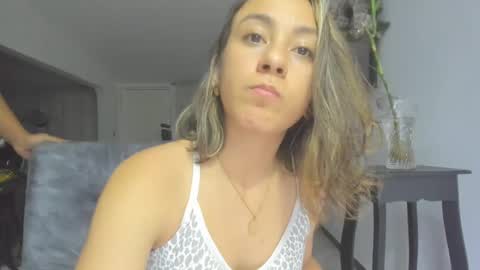Snapshot of andresgiraldo1 chatting on 01.04.25 Isa --------- online show from 01.04.25