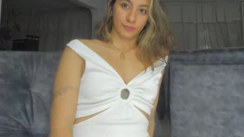 Snapshot of andresgiraldo1 chatting on 02.28.25 Isa --------- online show from 02.28.25