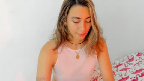 Snapshot of andresgiraldo1 chatting on 03.08.25 Isa --------- online show from 03.08.25