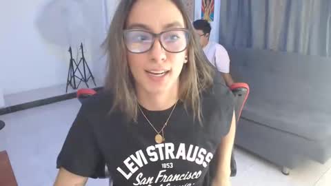 Snapshot of andresgiraldo1 chatting on 09.21.25 Isa --------- online show from 09.21.25