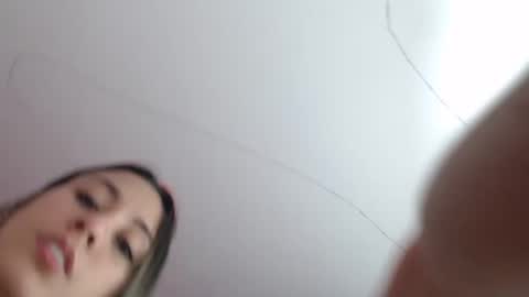 Snapshot of andresgiraldo1 chatting on 10.01.25 Isa --------- online show from 10.01.25