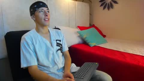 Snapshot of andreuw_wolf chatting on 11.04.25 Andreuw Wolf online show from 11.04.25