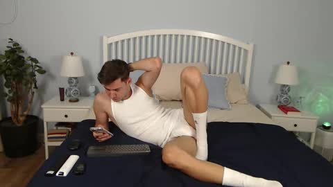 Snapshot of andrew2305 chatting on 10.03.25 Justin Andrew online show from 10.03.25