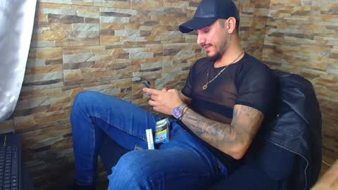Snapshot of andrewbanner chatting on 12.11.24 MasterRomania online show from 12.11.24