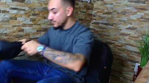 Snapshot of andrewbanner chatting on 12.15.24 MasterRomania online show from 12.15.24