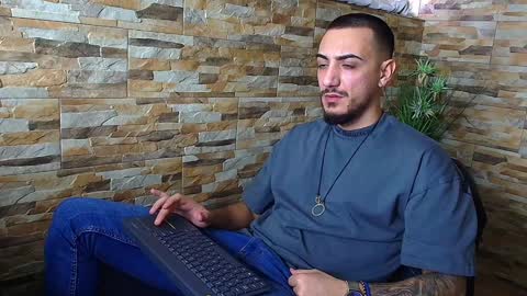 Snapshot of andrewbanner chatting on 12.15.24 MasterRomania online show from 12.15.24