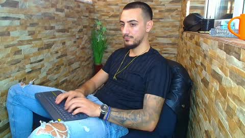 Snapshot of andrewbanner chatting on 12.19.24 MasterRomania online show from 12.19.24