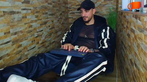 Snapshot of andrewbanner chatting on 12.23.24 MasterRomania online show from 12.23.24