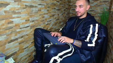 Snapshot of andrewbanner chatting on 12.24.24 MasterRomania online show from 12.24.24