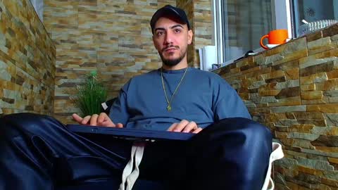 Snapshot of andrewbanner chatting on 12.28.24 MasterRomania online show from 12.28.24