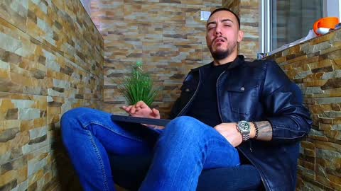 Snapshot of andrewbanner chatting on 12.28.24 MasterRomania online show from 12.28.24
