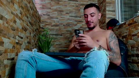 Snapshot of andrewbanner chatting on 02.02.25 MasterRomania online show from 02.02.25