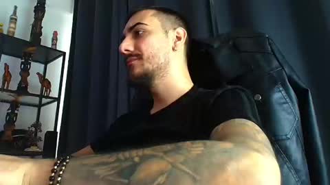 Snapshot of andrewbanner chatting on 02.10.25 MasterRomania online show from 02.10.25