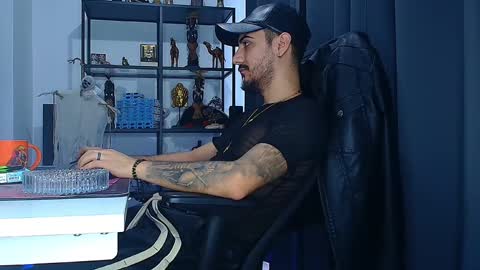 Snapshot of andrewbanner chatting on 02.19.25 MasterRomania online show from 02.19.25