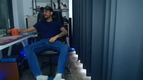 Snapshot of andrewbanner chatting on 02.21.25 MasterRomania online show from 02.21.25