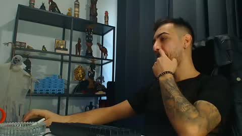 Snapshot of andrewbanner chatting on 02.24.25 MasterRomania online show from 02.24.25