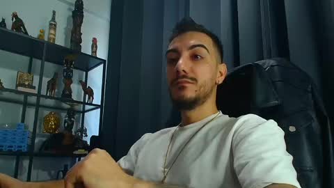 Snapshot of andrewbanner chatting on 02.25.25 MasterRomania online show from 02.25.25