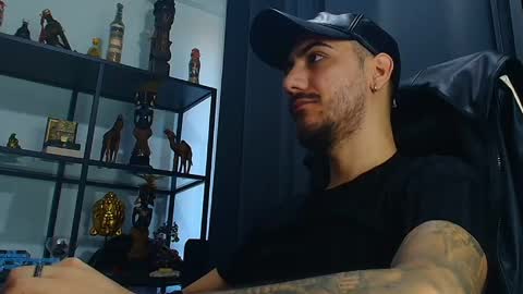 Snapshot of andrewbanner chatting on 03.04.25 MasterRomania online show from 03.04.25