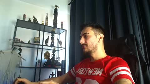 Snapshot of andrewbanner chatting on 03.10.25 MasterRomania online show from 03.10.25