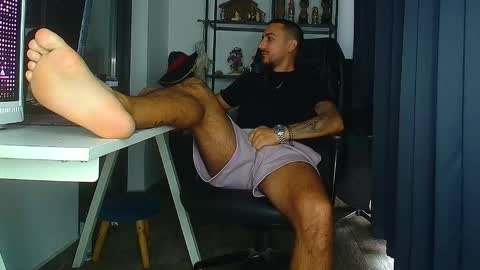 Snapshot of andrewbanner chatting on 09.09.25 MasterRomania online show from 09.09.25