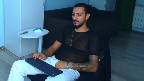 Snapshot of andrewbanner chatting on 09.24.25 MasterRomania online show from 09.24.25