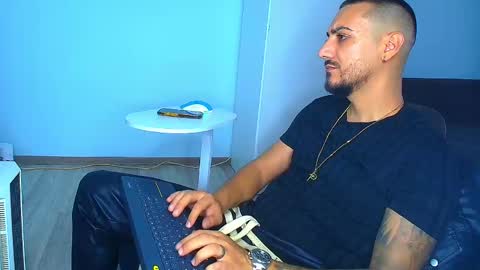 Snapshot of andrewbanner chatting on 09.26.25 MasterRomania online show from 09.26.25