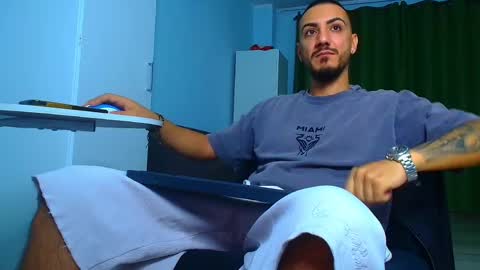 Snapshot of andrewbanner chatting on 09.27.25 MasterRomania online show from 09.27.25