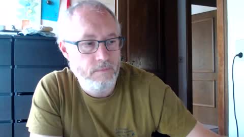 Snapshot of andyberg8 chatting on 10.14.25 Andy online show from 10.14.25