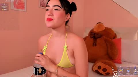 Snapshot of angeel_fox chatting on 02.09.25 Angel online show from 02.09.25